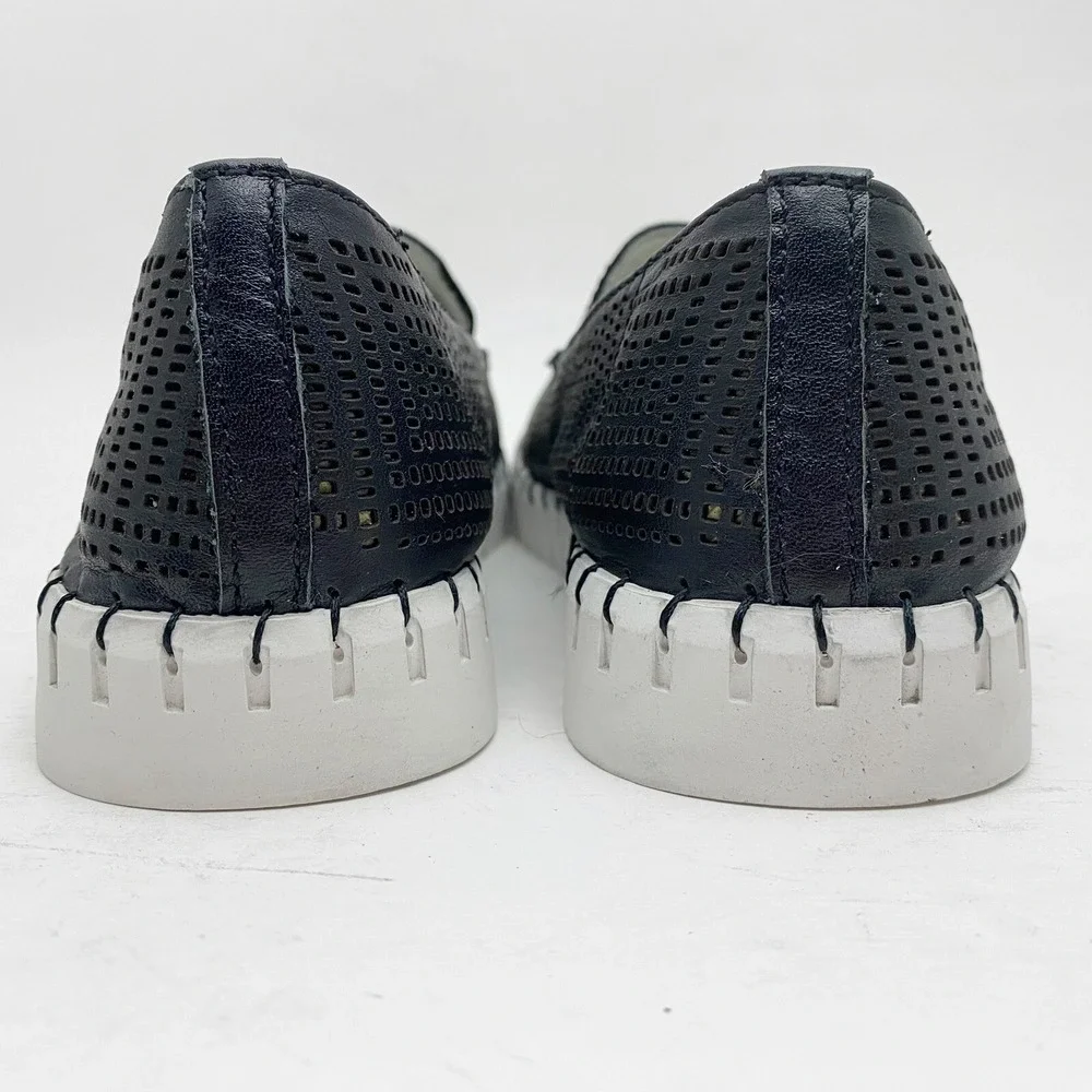 Bernie Mev TW72 Perforated Leather Memory Foam Loafer Womens 9-9.5 EU 40 Black‎